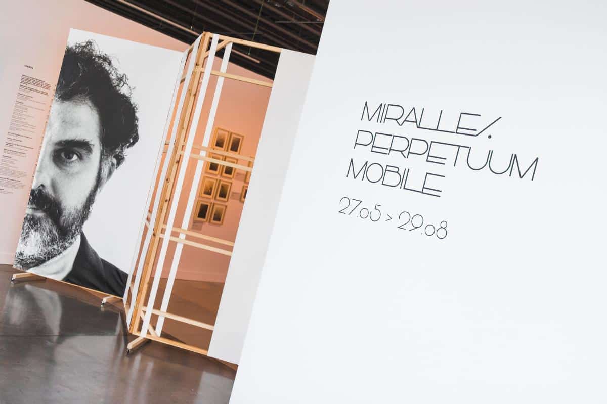 I mobili di Enric Miralles: opere d’arte di grande design in esposizione a Barcellona fino al 29 agosto - - WoW Home